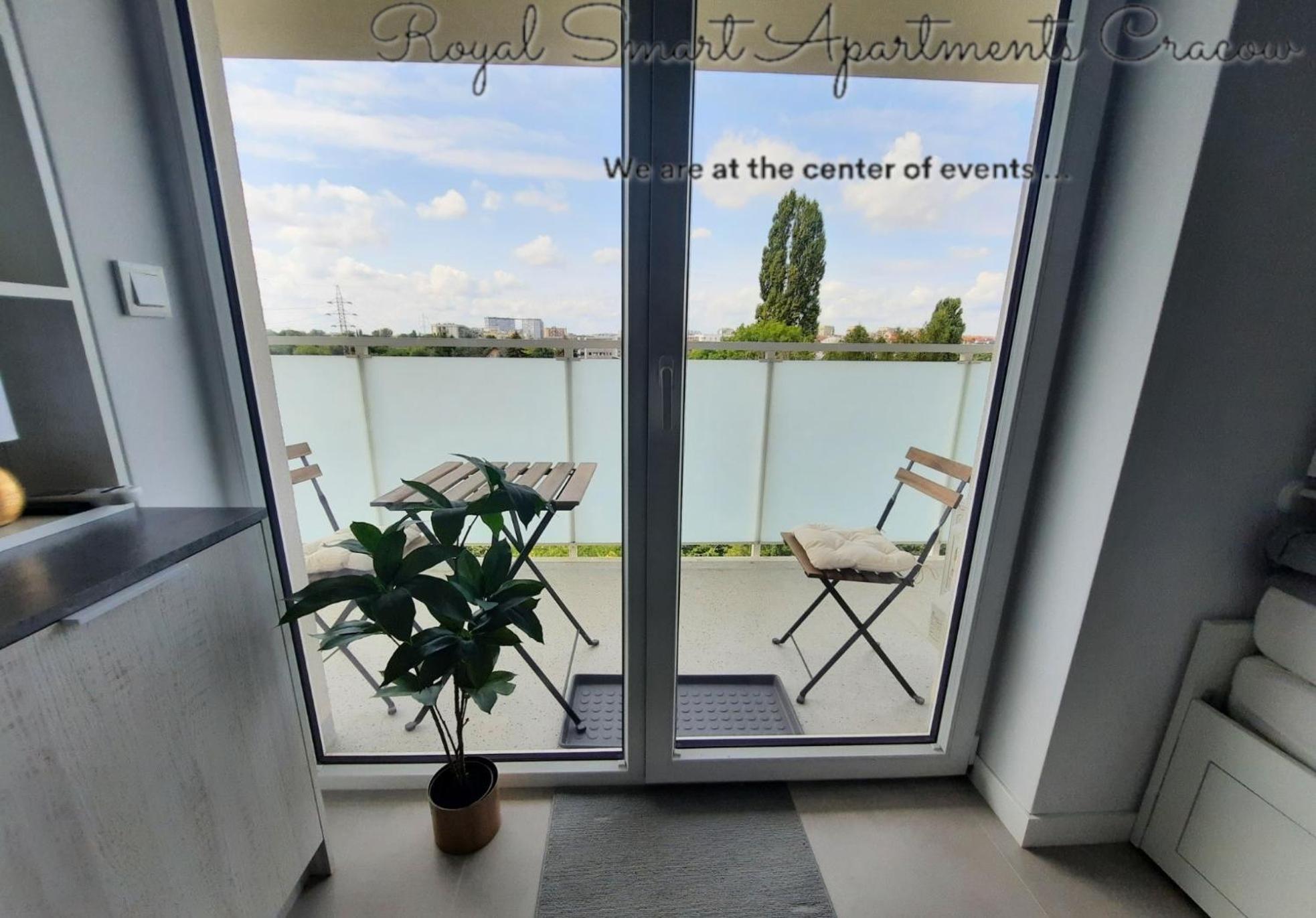 Royal Smart Apartments Cracow Красков Екстериор снимка