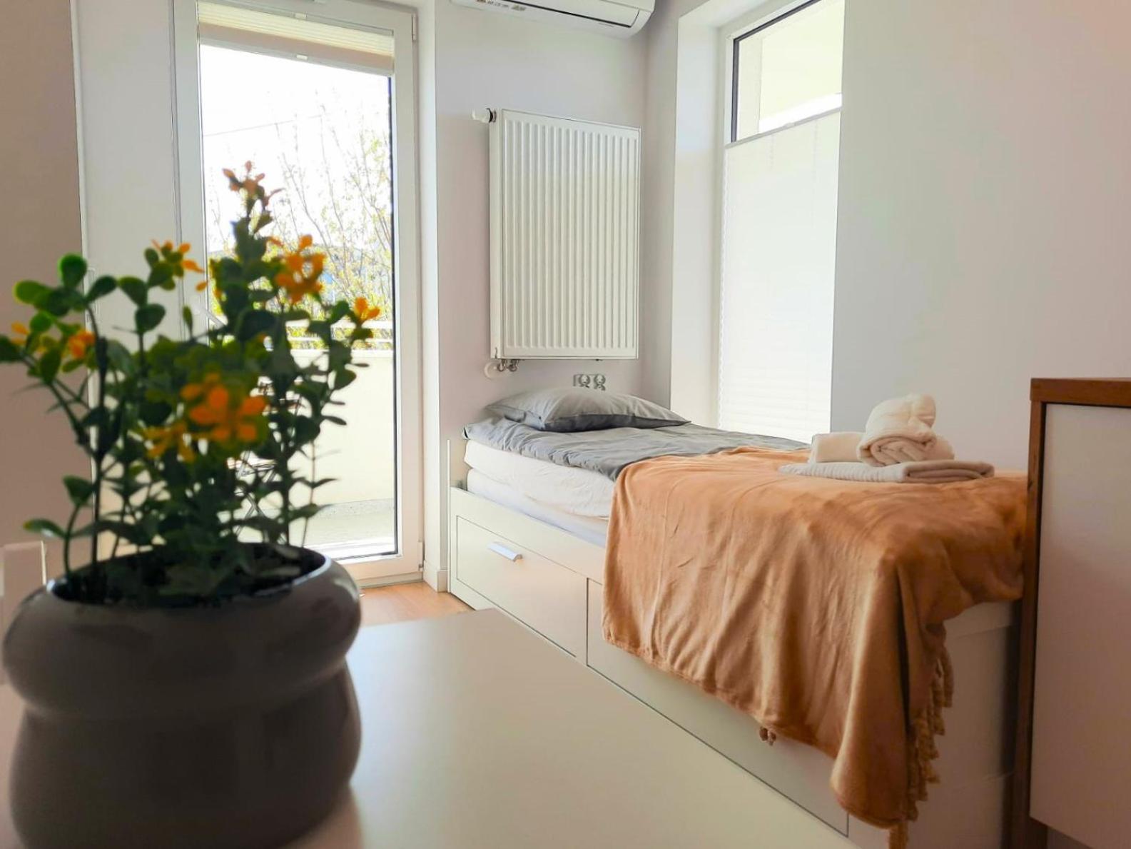 Royal Smart Apartments Cracow Красков Екстериор снимка