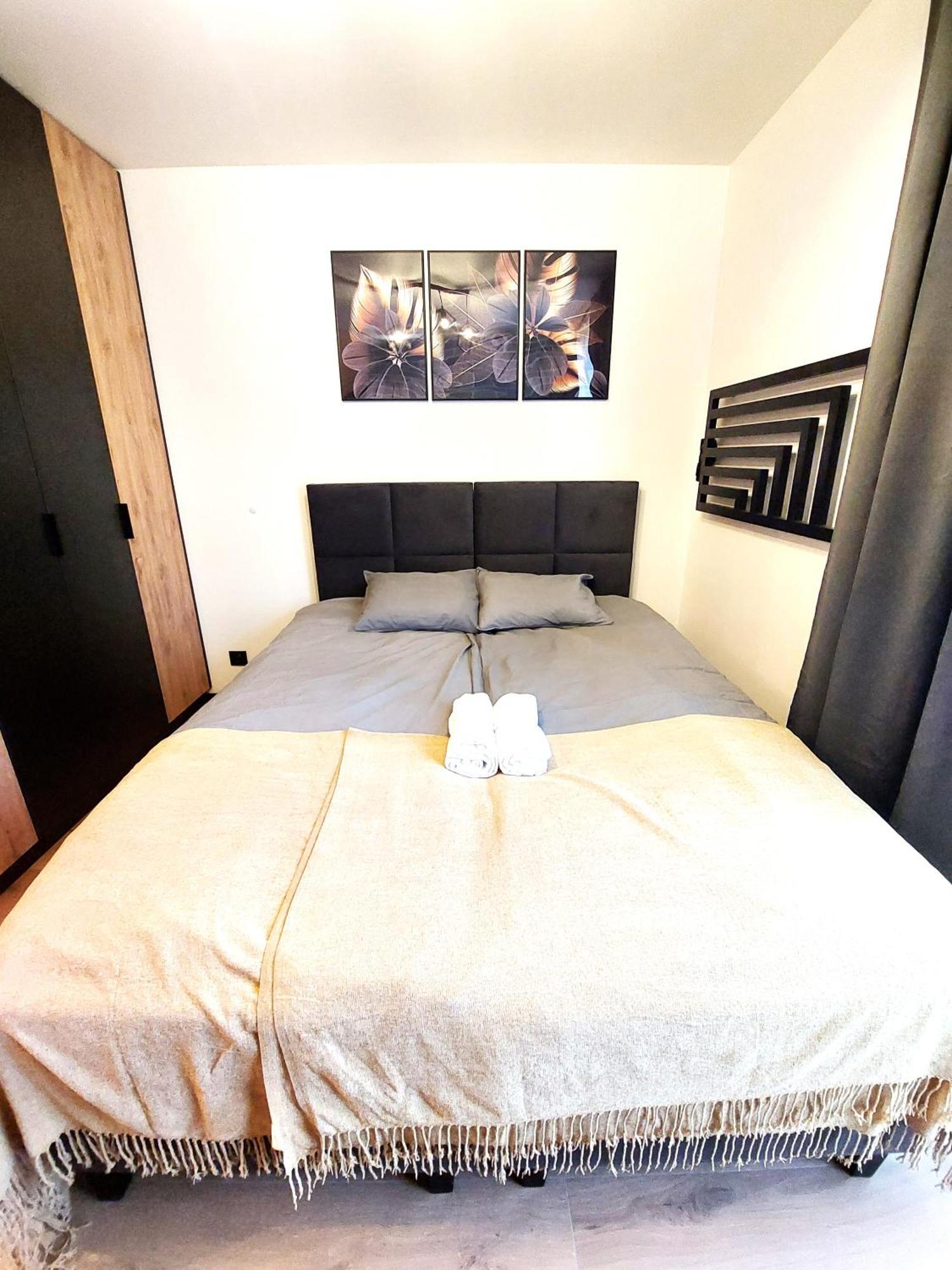 Royal Smart Apartments Cracow Красков Екстериор снимка