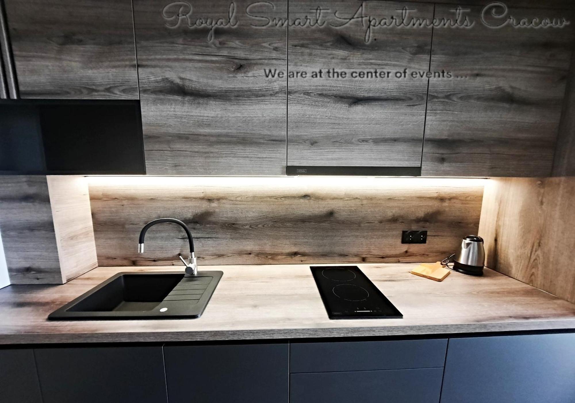 Royal Smart Apartments Cracow Красков Екстериор снимка